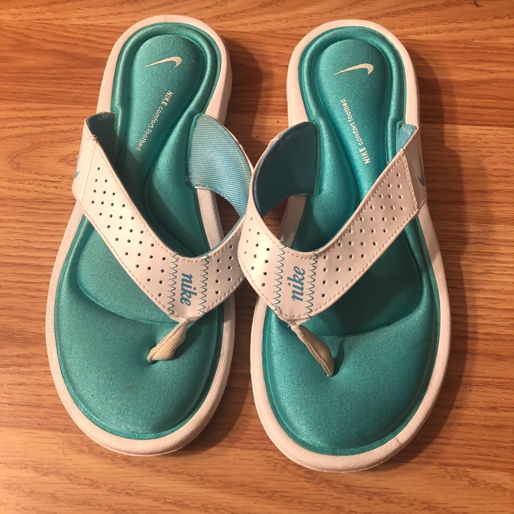 Nike flip flops